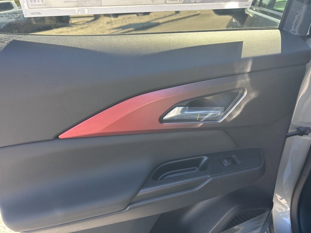 Used 2025 Chevrolet Equinox EV RS image 12