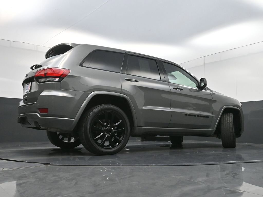Used 2022 Jeep Grand Cherokee Laredo X RWD image 30