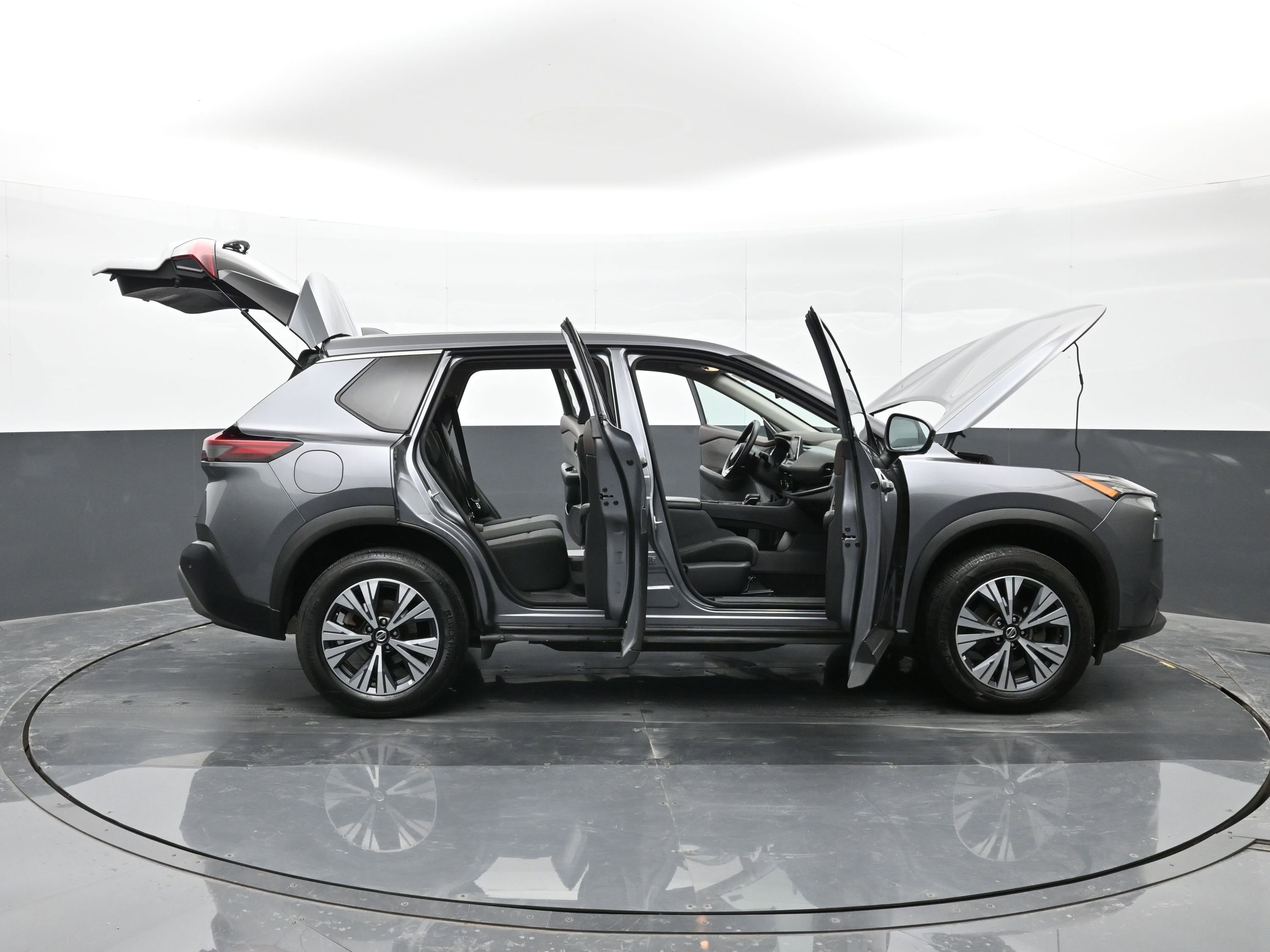 Used 2021 Nissan Rogue SV image 47