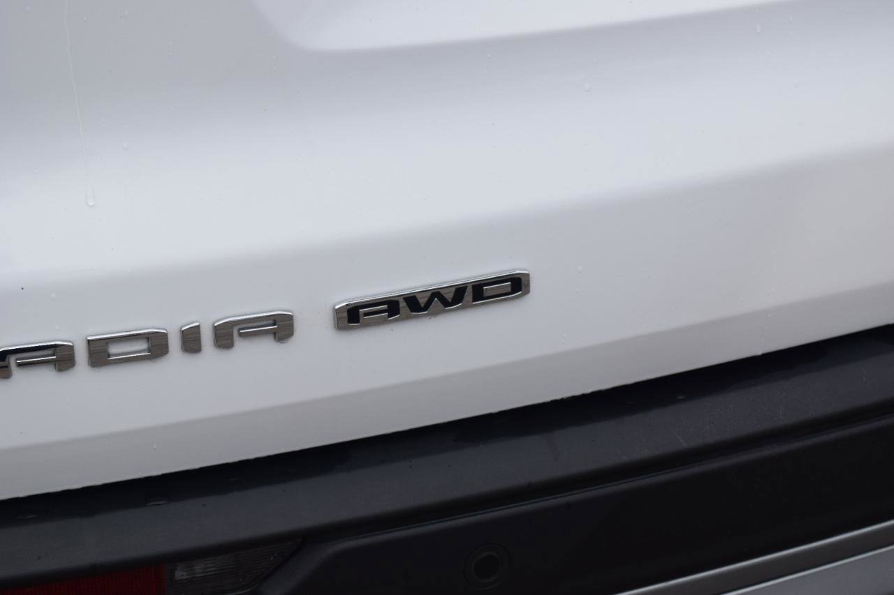 Used 2025 GMC Acadia Elevation w/ Elevation Premium Package image 12