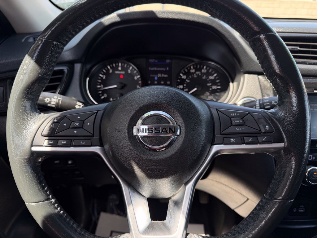 Used 2018 Nissan Rogue SV w/ Premium Package AWD/4WD image 22