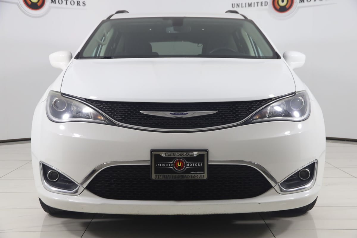 Used 2020 Chrysler Pacifica Touring FWD image 53