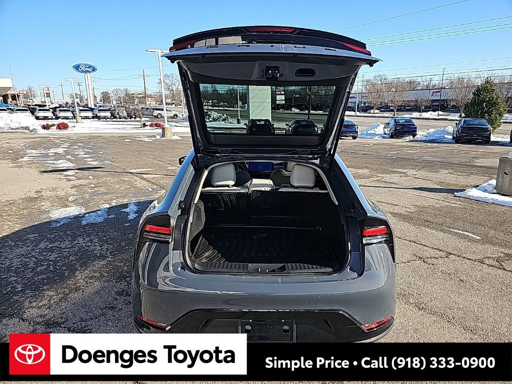 Used 2023 Toyota Prius XLE image 15