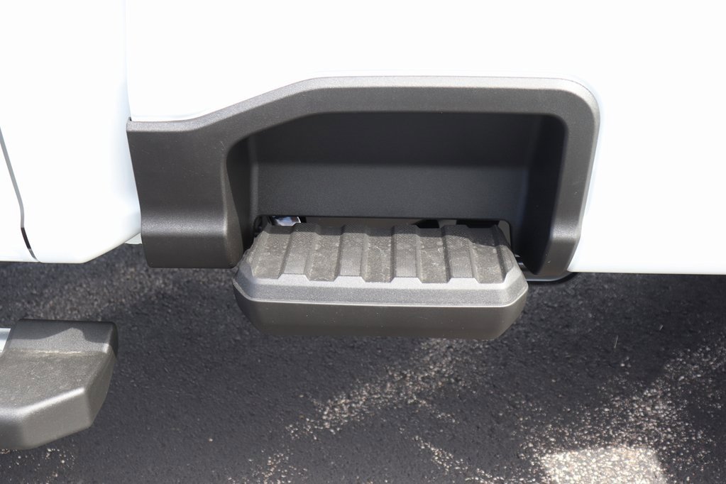 New 2026 Ford F350 4x4 Crew Cab Super Duty image 10