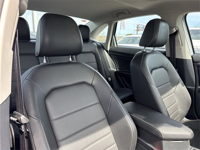 Used 2023 Volkswagen Jetta SE image 24