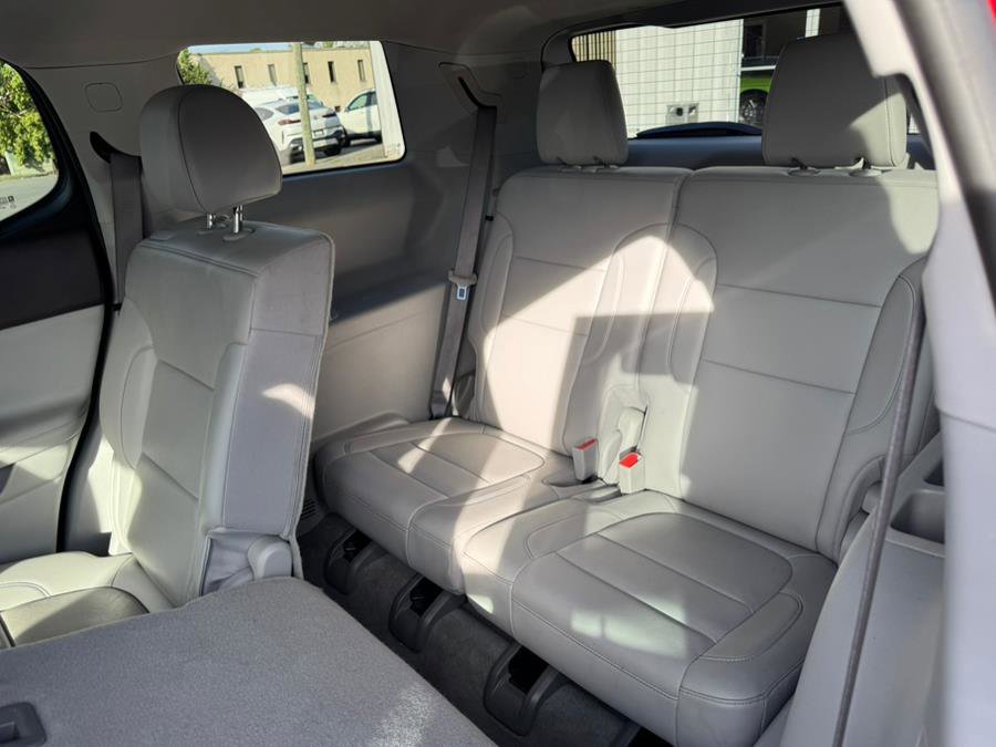 Used 2023 GMC Acadia SLT image 22
