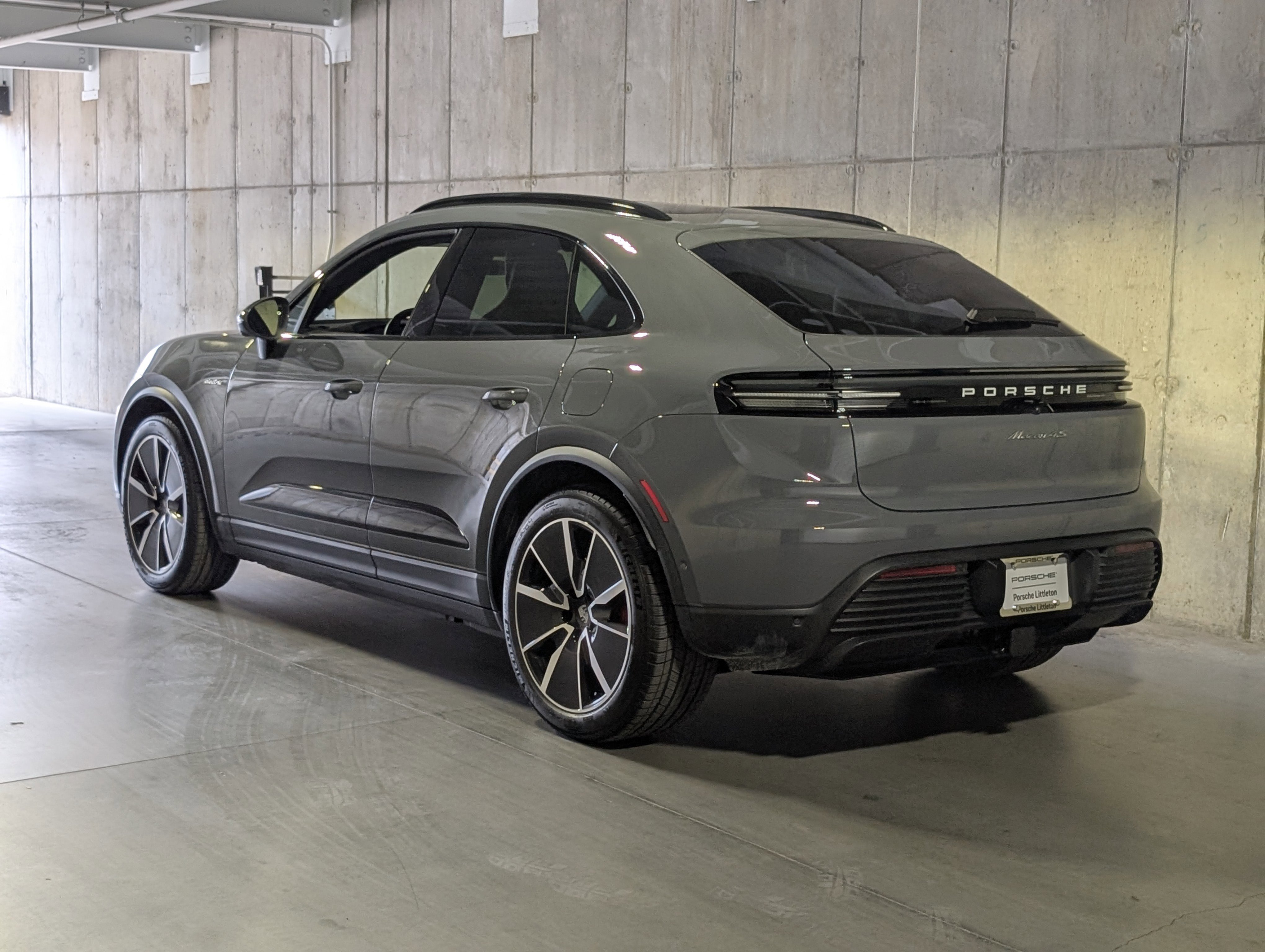 New 2026 Porsche Macan 4S Electric image 3