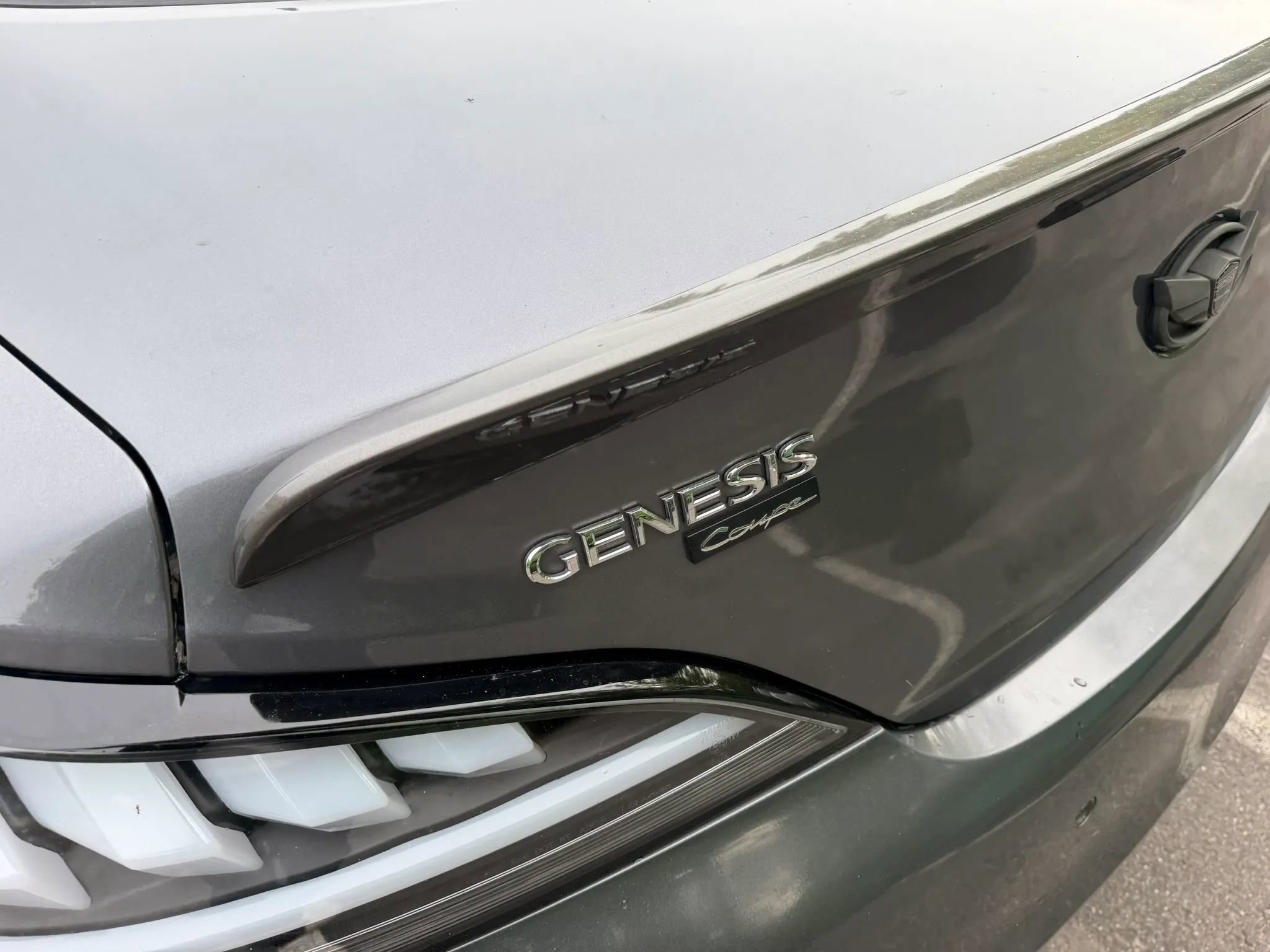 Used 2013 Hyundai Genesis 3.8 RWD image 12