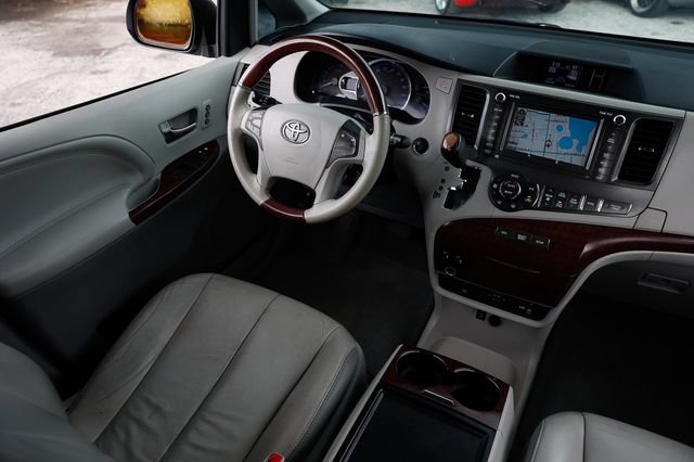Used 2014 Toyota Sienna Limited w/ Limited Premium Package AWD/4WD image 25