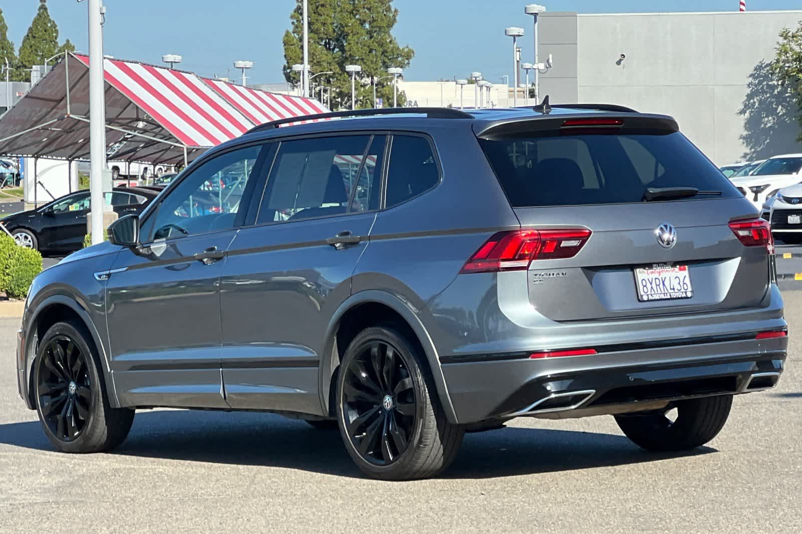 Used 2021 Volkswagen Tiguan SE R-Line FWD image 7