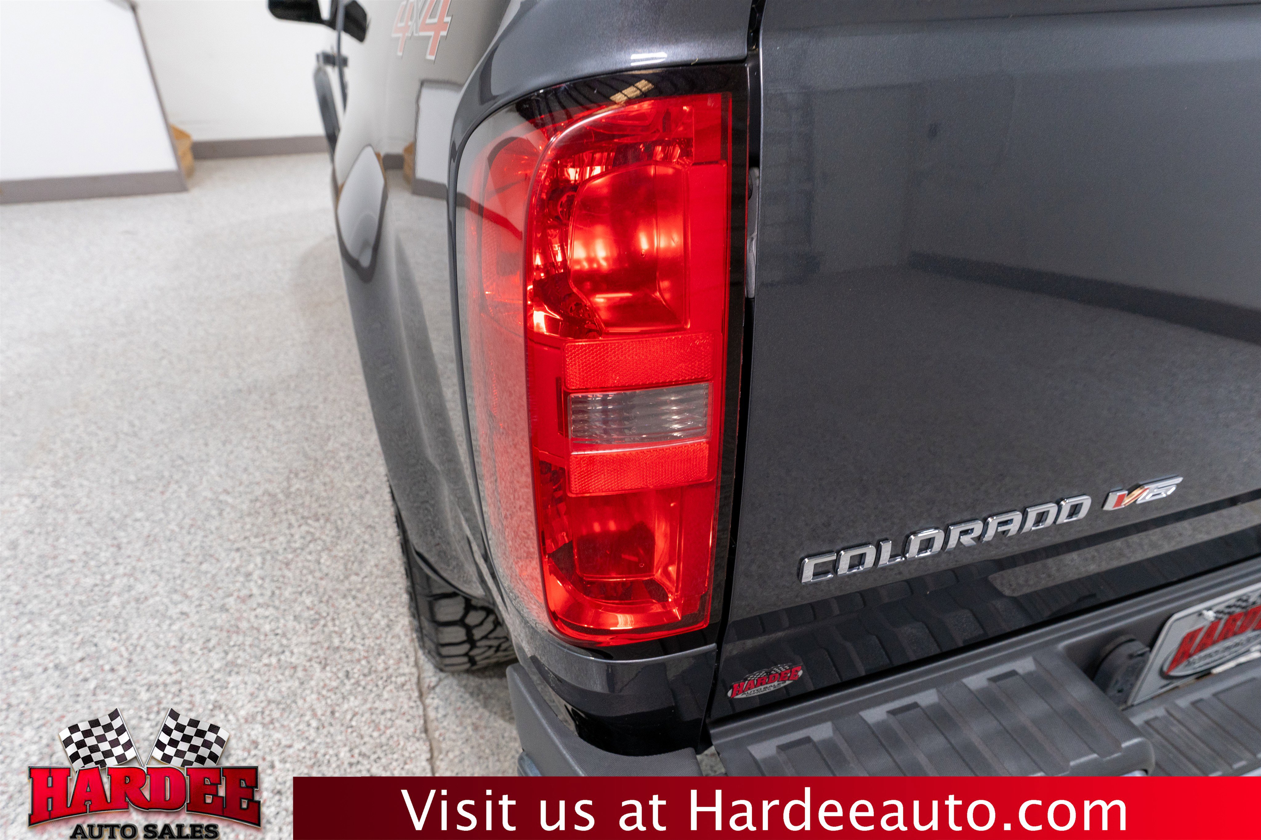 Used 2017 Chevrolet Colorado W/T w/ Custom Special Edition AWD/4WD image 9