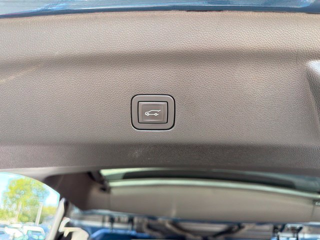 Used 2025 GMC Yukon XL Elevation AWD/4WD image 45
