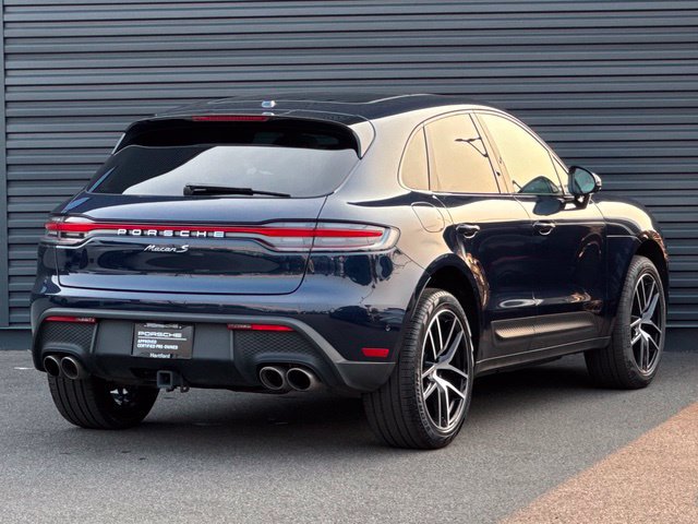 Certified 2022 Porsche Macan S AWD/4WD image 7
