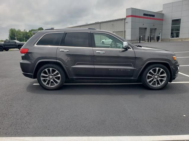 Used 2018 Jeep Grand Cherokee Overland AWD/4WD image 4
