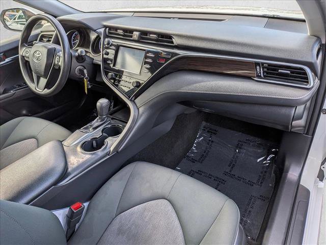 Used 2018 Toyota Camry LE image 19