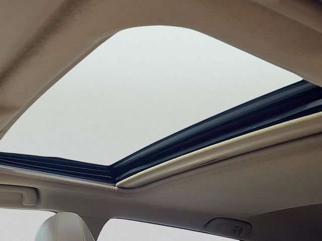 Used 2011 Toyota RAV4 Limited w/ Limited Extra Value Pkg image 16