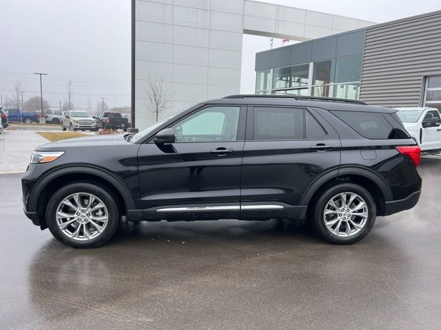 Used 2022 Ford Explorer XLT w/ Equipment Group 202A image 8