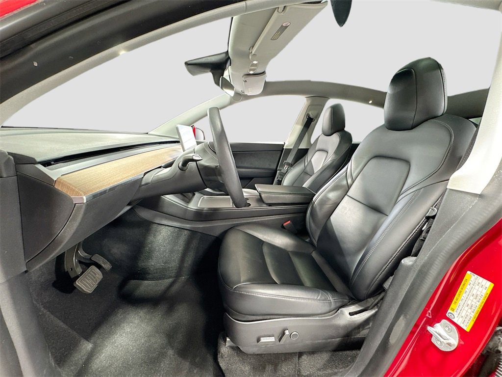 Used 2021 Tesla Model Y Long Range image 12