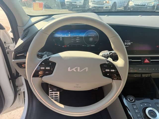 Used 2023 Kia Niro Wave w/ Wave Preserve Package FWD image 9