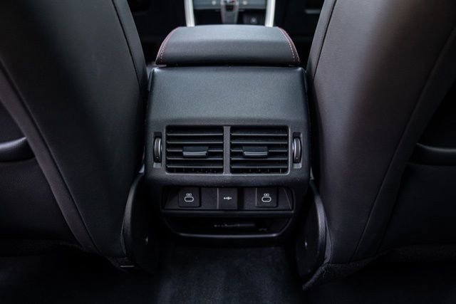 Used 2023 Land Rover Discovery Sport S R-Dynamic image 43