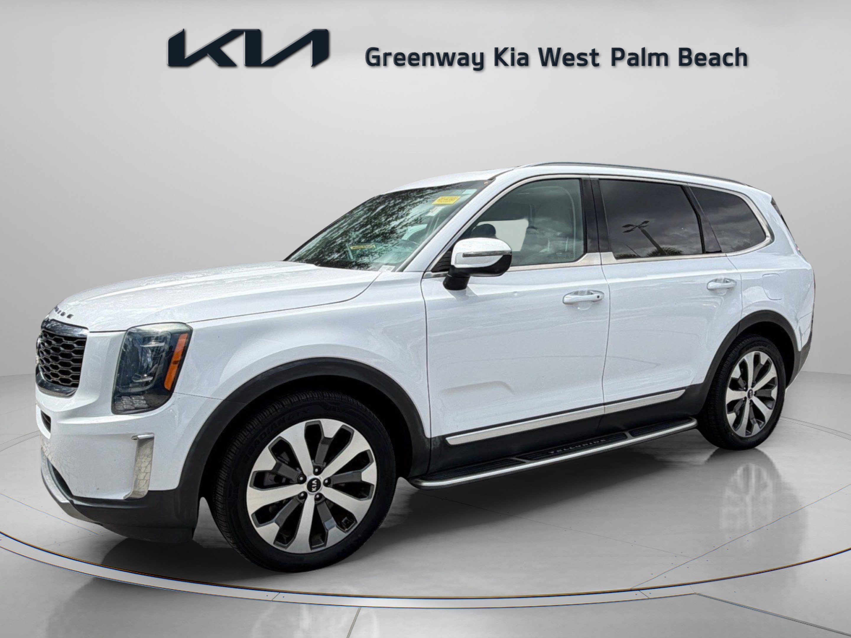 Used 2021 Kia Telluride S FWD image 3