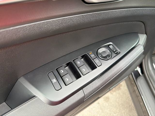 New 2026 Kia Sportage LX FWD image 17