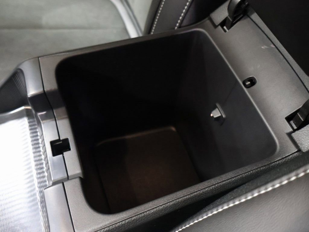 New 2025 Jeep Grand Cherokee Altitude image 27