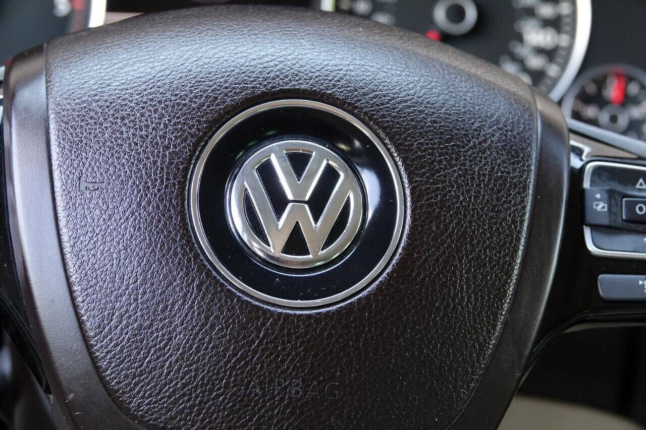 Used 2012 Volkswagen Touareg Sport AWD/4WD image 61