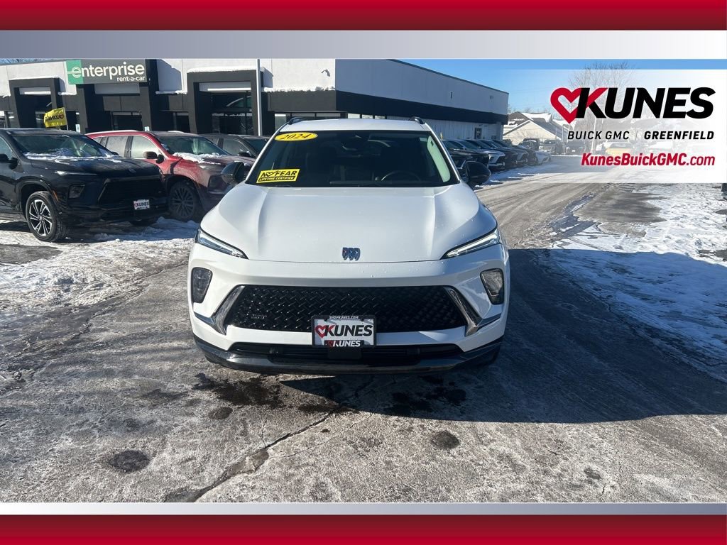 Used 2024 Buick Envision Sport Touring image 9