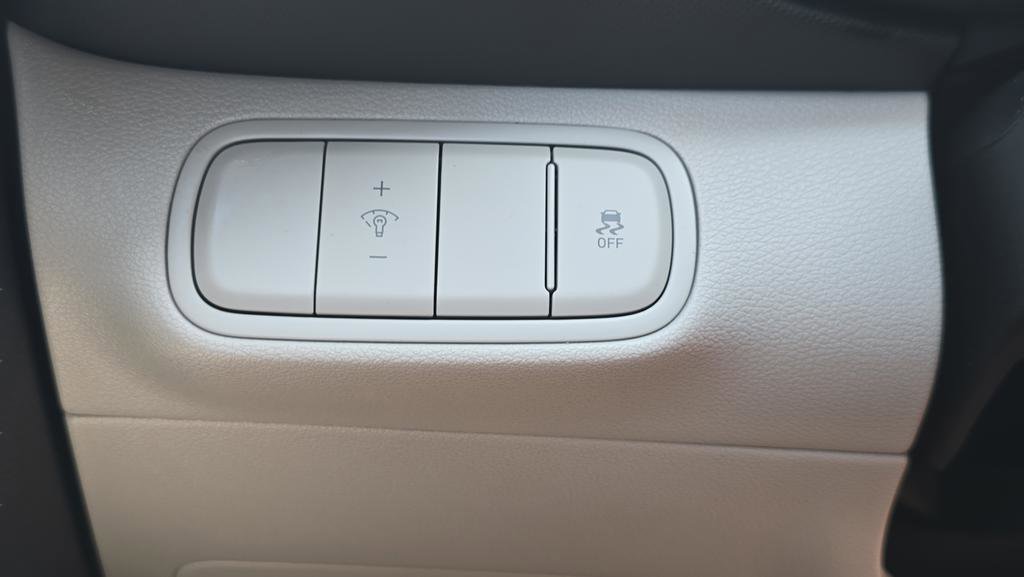 New 2026 Hyundai Venue SEL FWD image 26