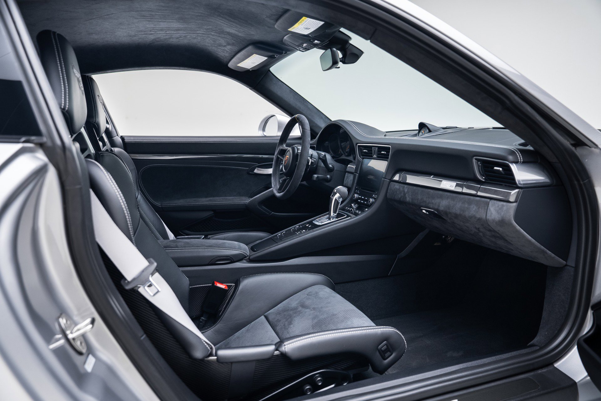 Used 2019 Porsche 911 GT3 RS image 34