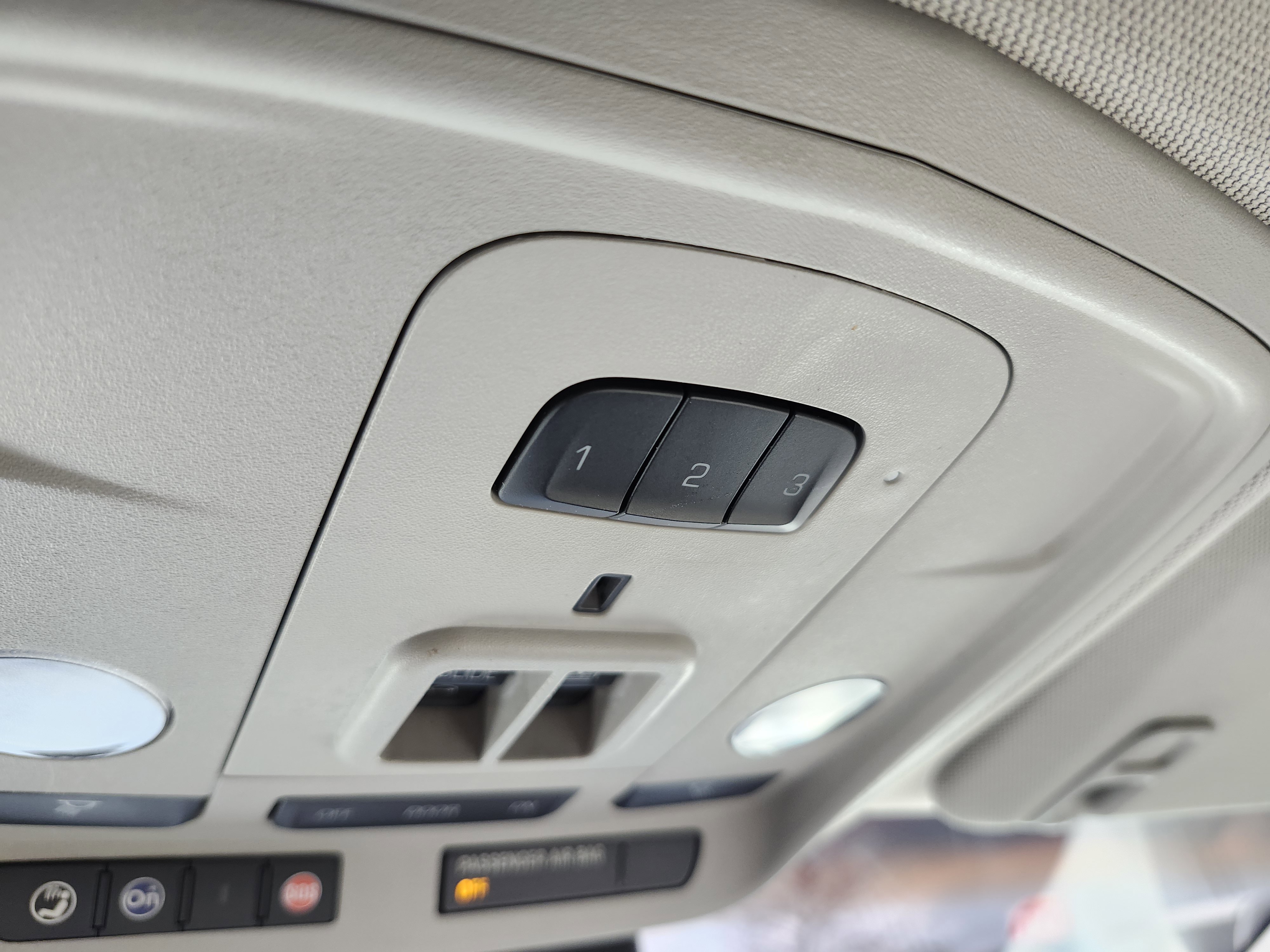 Used 2016 Cadillac XTS Luxury w/ Driver Awareness Package image 38