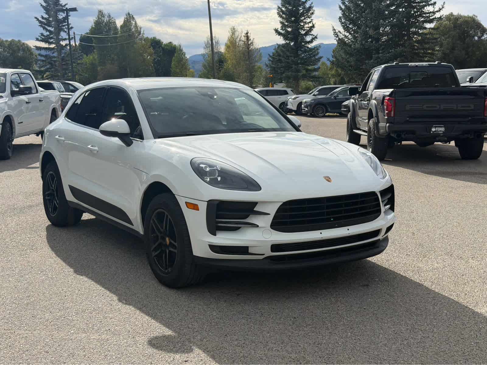 Used 2019 Porsche Macan AWD/4WD image 5