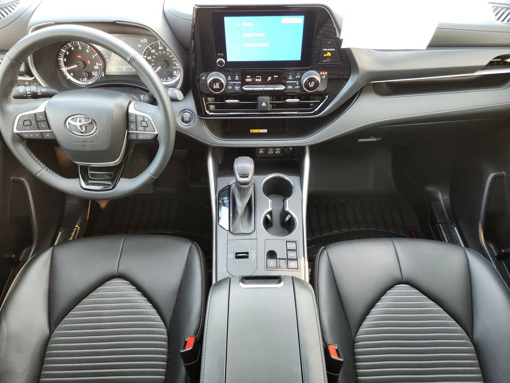 Used 2023 Toyota Highlander XSE image 30