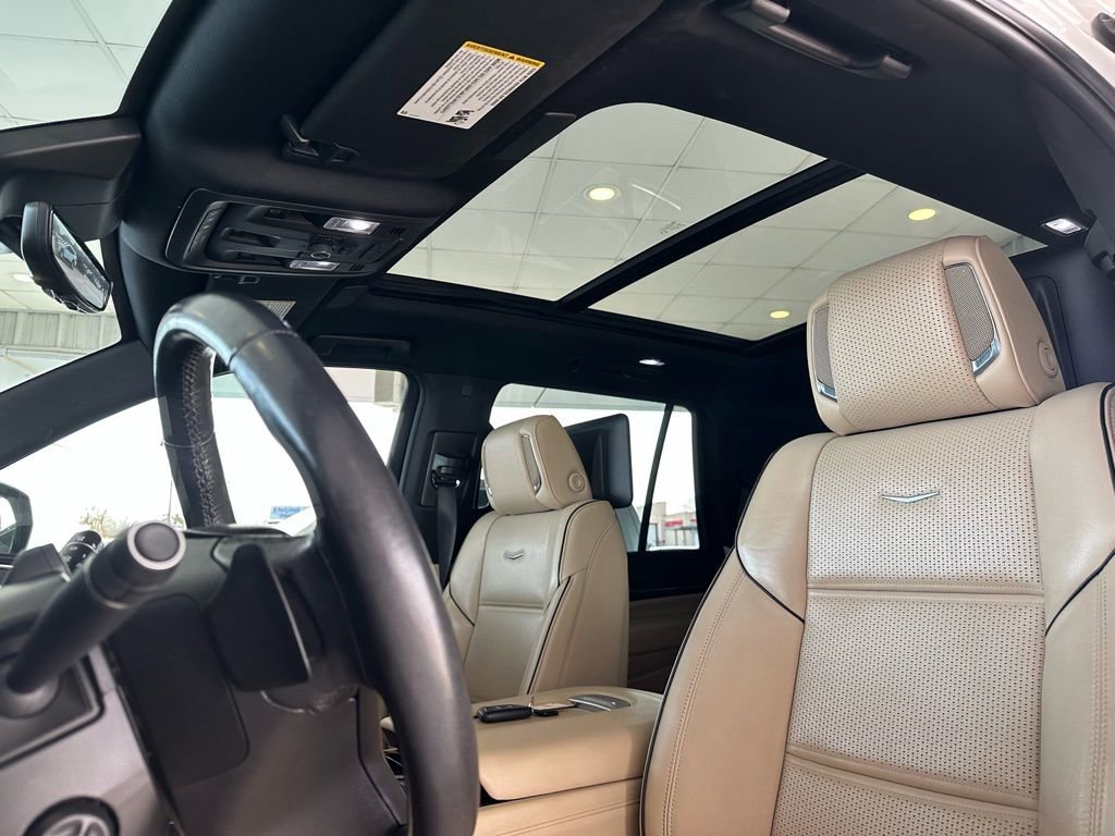 Used 2024 Cadillac Escalade Premium Luxury image 14