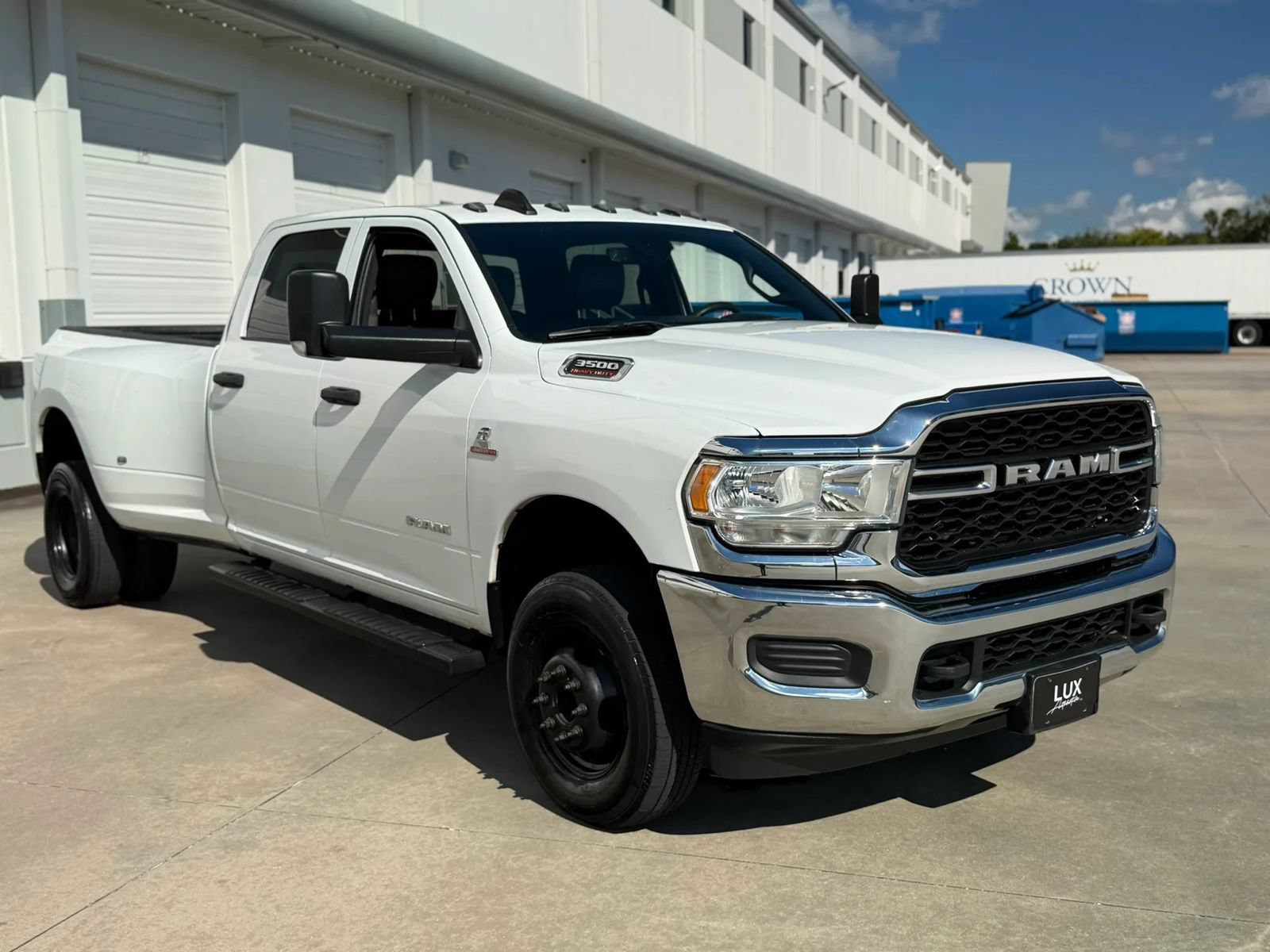 Used 2022 RAM 3500 Tradesman w/ Chrome Appearance Group AWD/4WD image 4