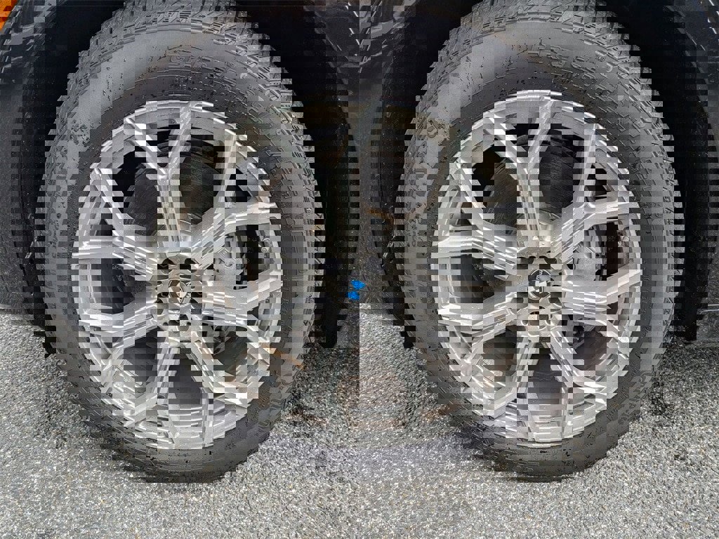 New 2025 BMW X7 xDrive40i w/ Premium Package image 9