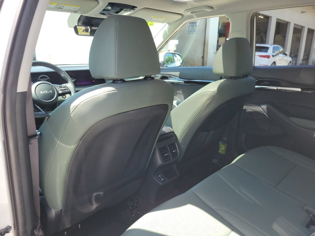 Certified 2024 Kia Seltos SX w/ SX Sunroof Package AWD/4WD image 15
