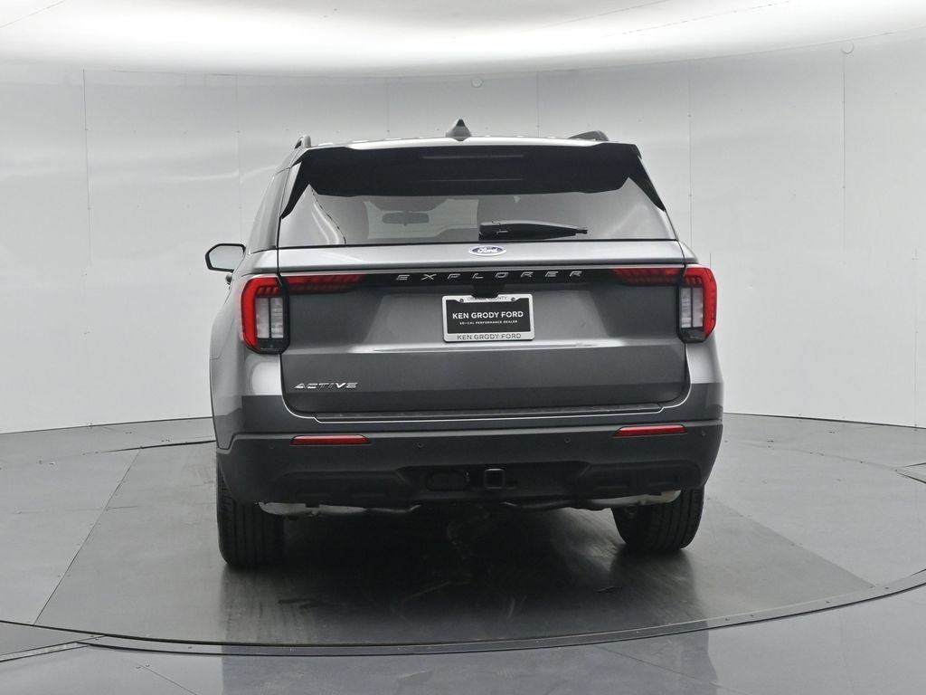 New 2026 Ford Explorer Active RWD image 28