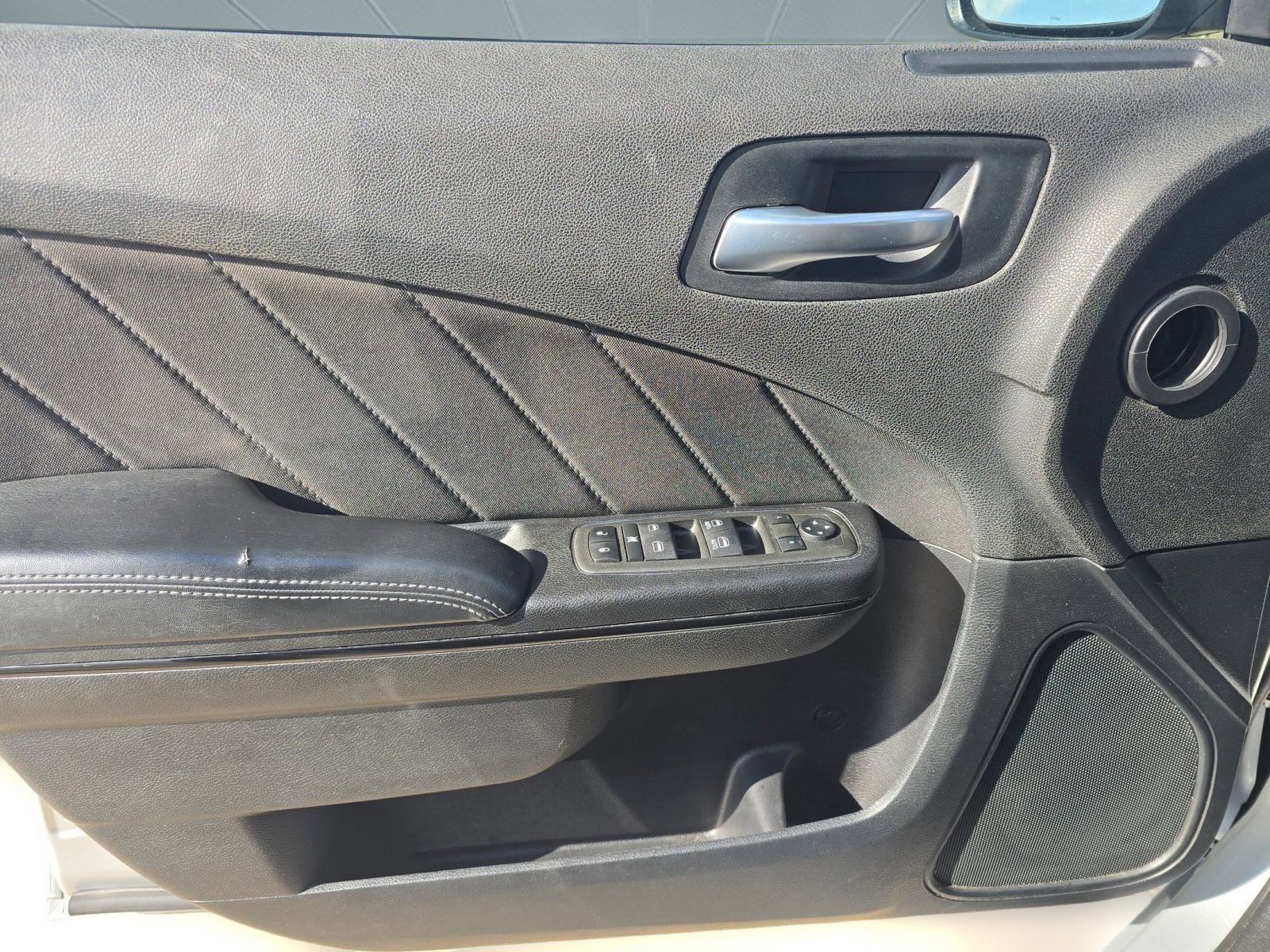 Used 2022 Dodge Charger SXT w/ Blacktop Package image 10