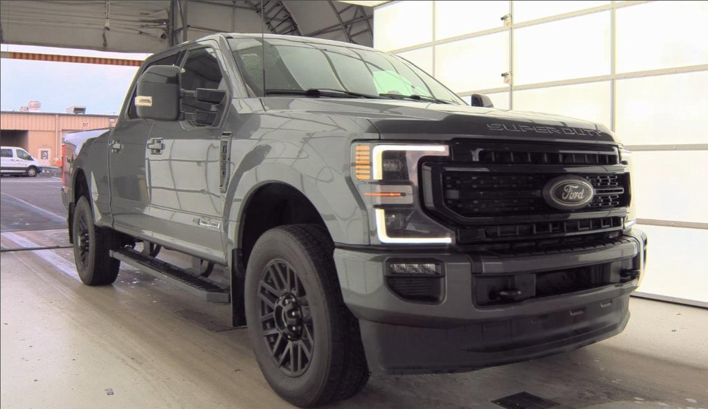 Used 2022 Ford F250 Lariat w/ Black Appearance Package image 2