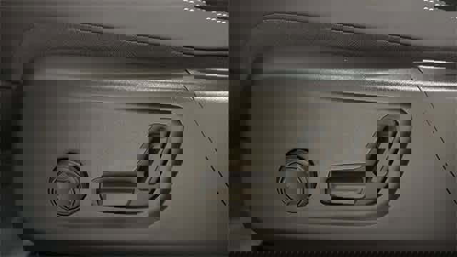 Used 2023 Volvo XC40 Recharge Ultimate w/ Protection Package Premier image 7