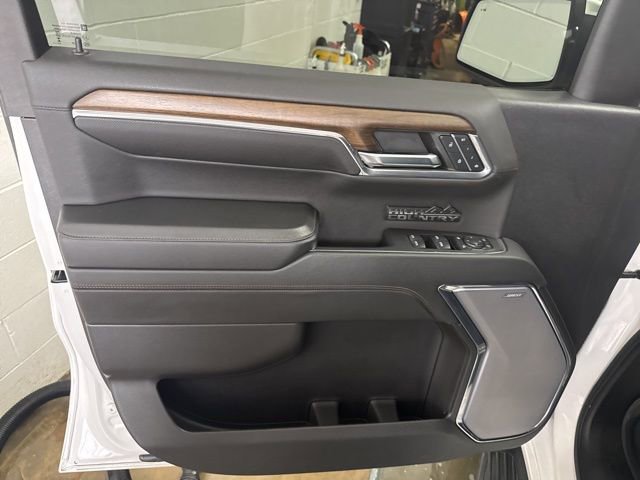 Used 2024 Chevrolet Silverado 1500 High Country w/ High Country Premium Package image 8