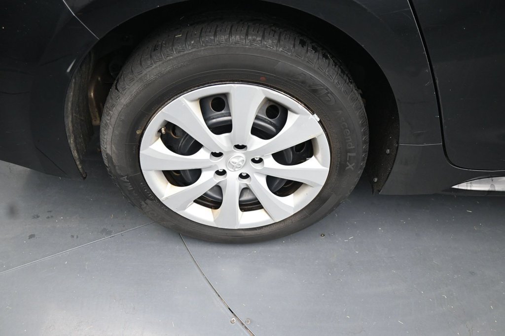 Used 2020 Toyota Corolla LE FWD image 10