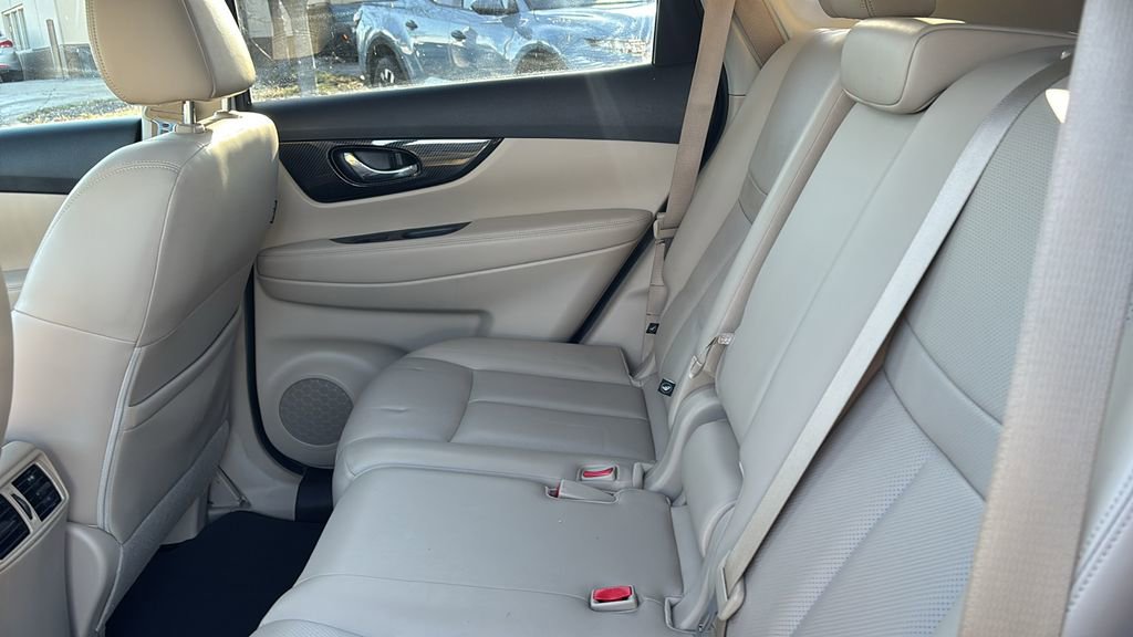 Used 2018 Nissan Rogue SL w/ Premium Package image 29