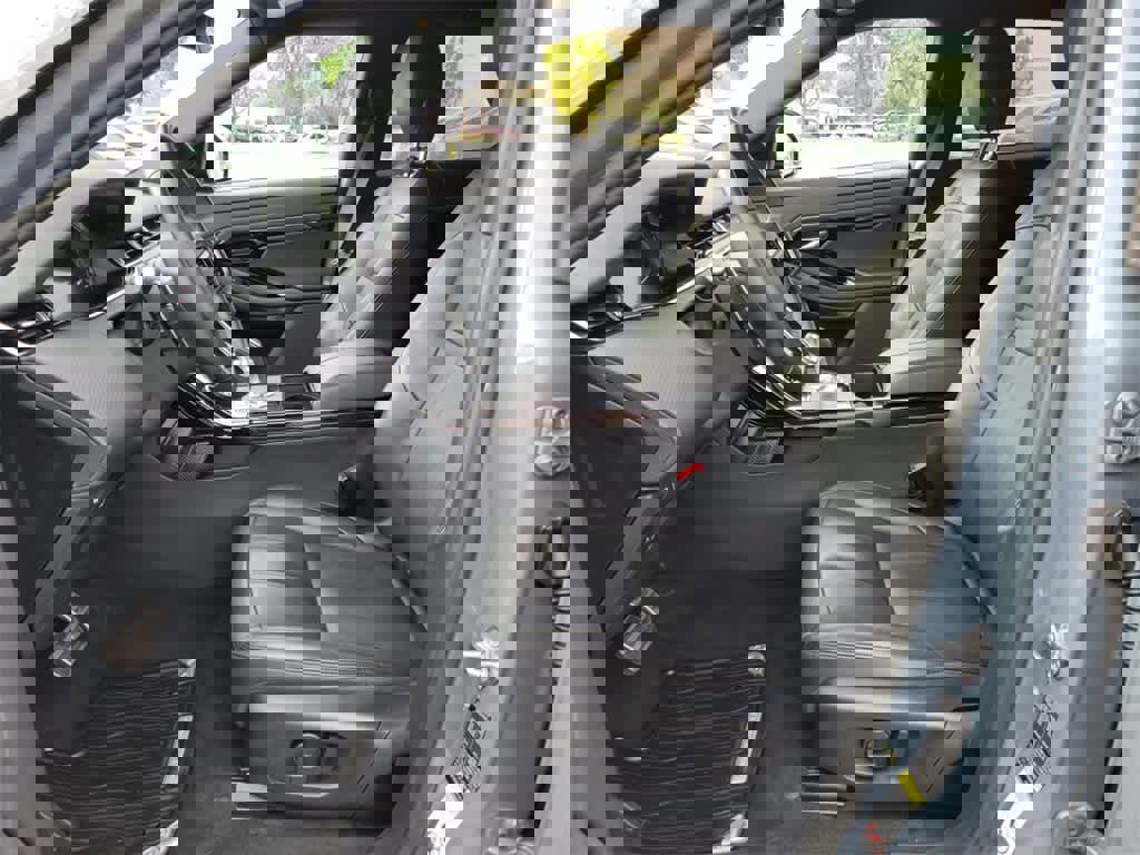 Used 2023 Land Rover Range Rover Evoque R-Dynamic S image 11