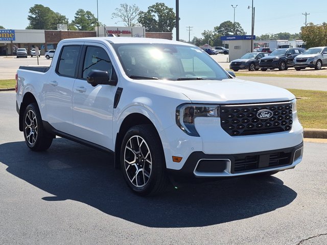 Certified 2025 Ford Maverick Lariat w/ 4K Tow Package AWD/4WD image 1