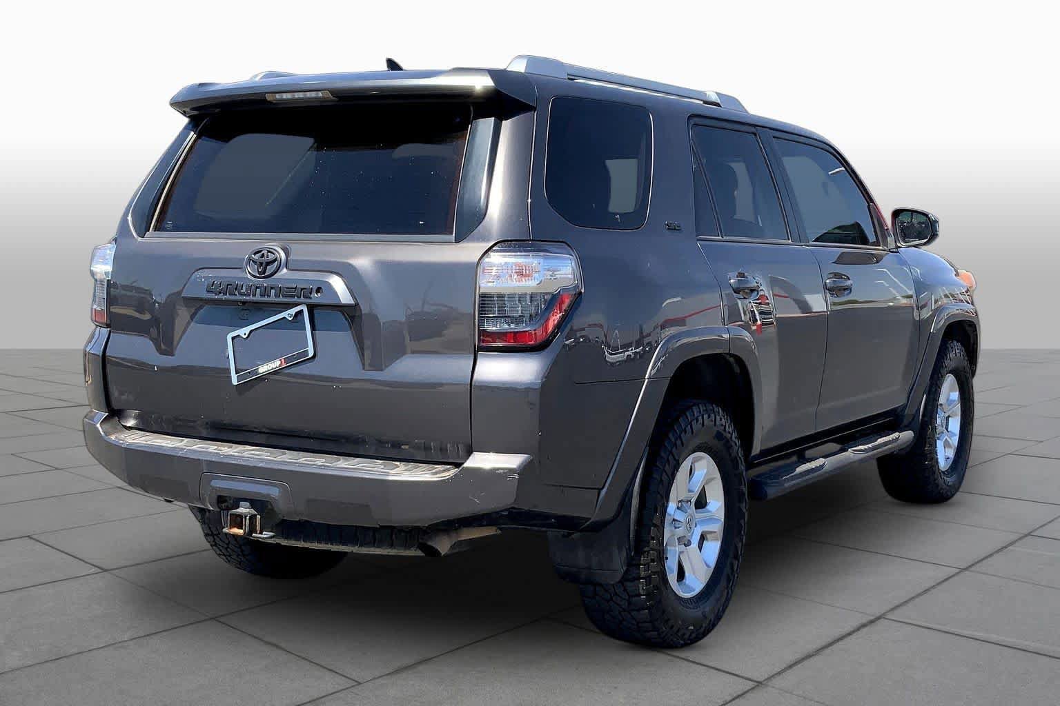 Used 2015 Toyota 4Runner SR5 AWD/4WD image 12