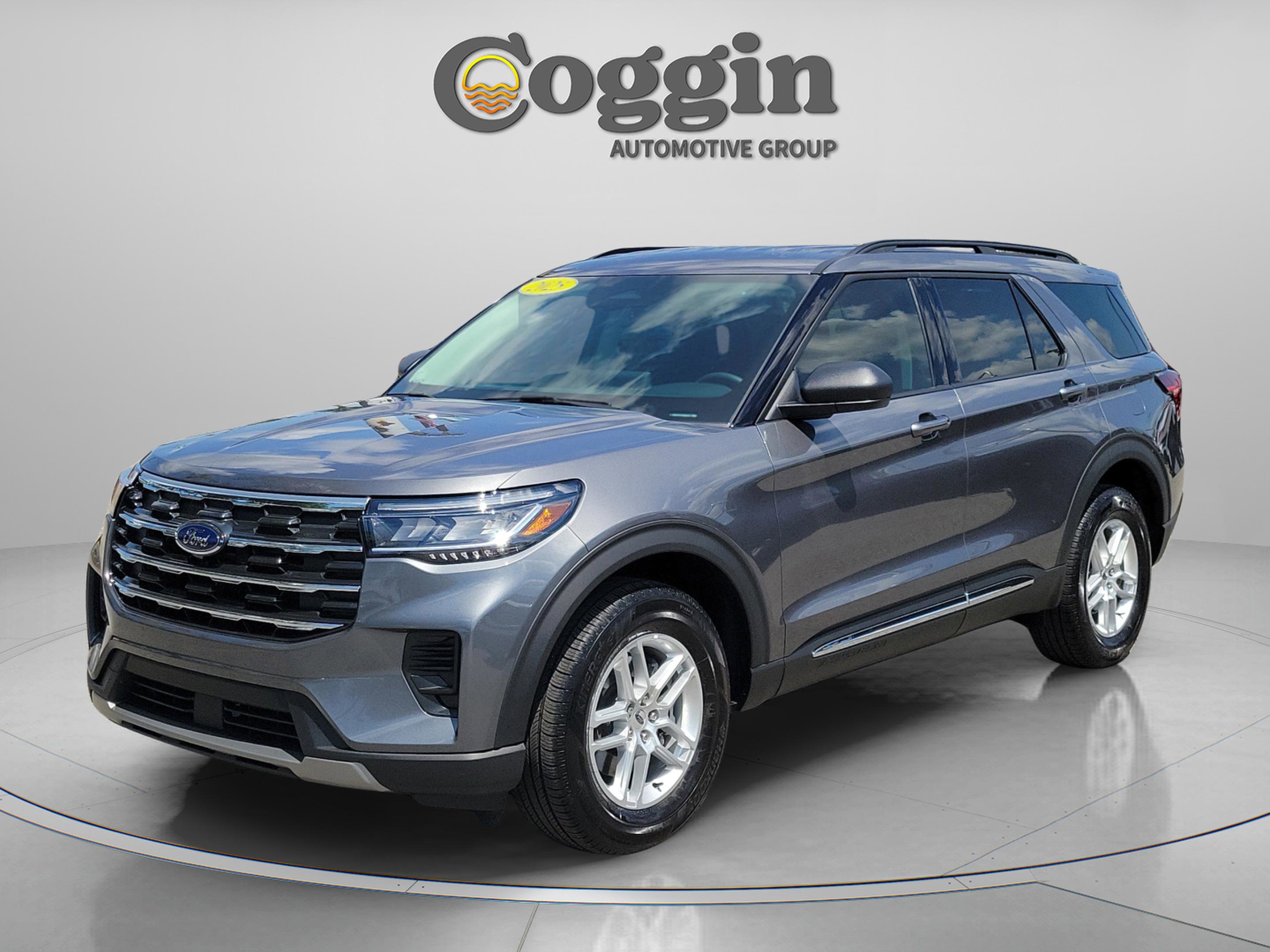 Certified 2025 Ford Explorer Active AWD/4WD image 1