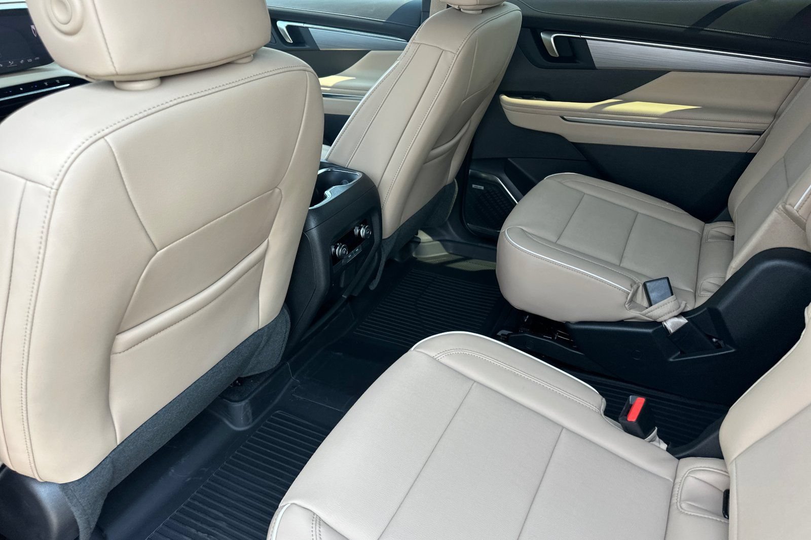 New 2026 Buick Enclave Preferred w/ Power Package FWD image 9